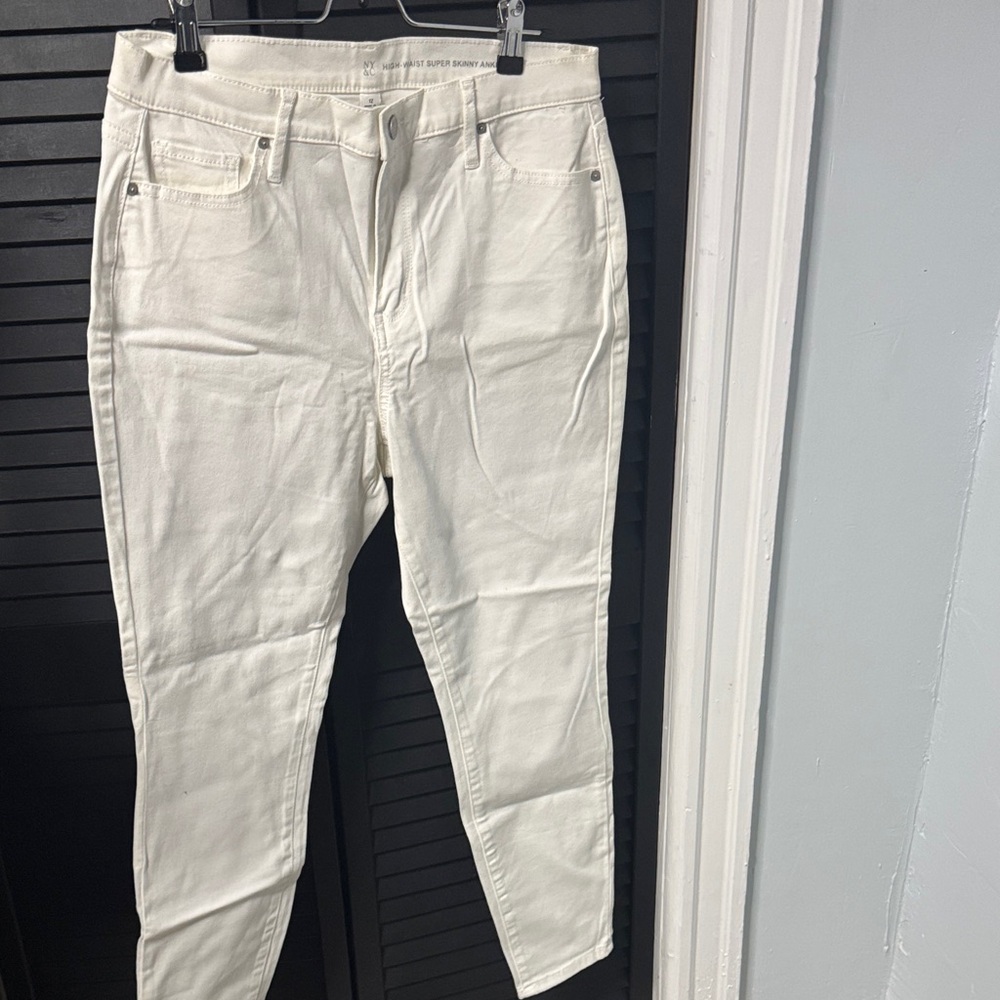 New York & Company Cream High-Waist Jeans